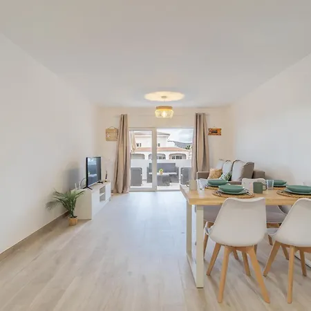 Atlantic Breeze, Bright Big Terrace, Pool, Wifi
