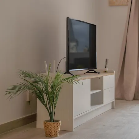 公寓 Atlantic Breeze, Bright Big Terrace, Pool, Wifi