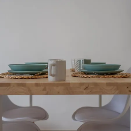 Atlantic Breeze, Bright Big Terrace, Pool, Wifi *