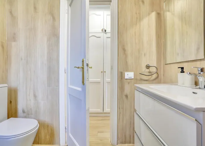 아파트 Atlantic Breeze, Bright Big Terrace, Pool, Wifi