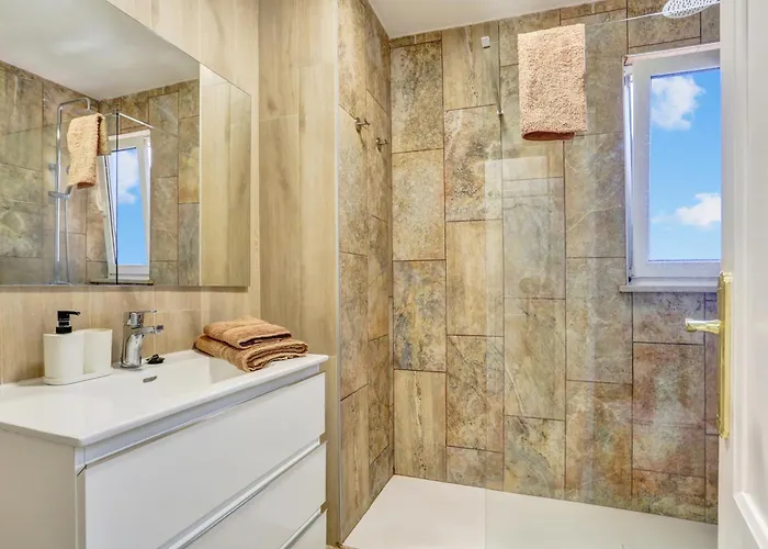 아파트 Atlantic Breeze, Bright Big Terrace, Pool, Wifi *