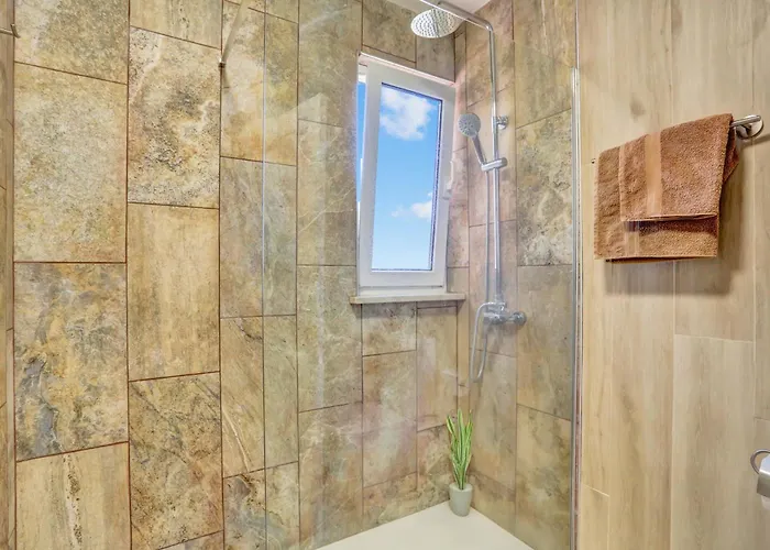 Atlantic Breeze, Bright Big Terrace, Pool, Wifi Chayofa